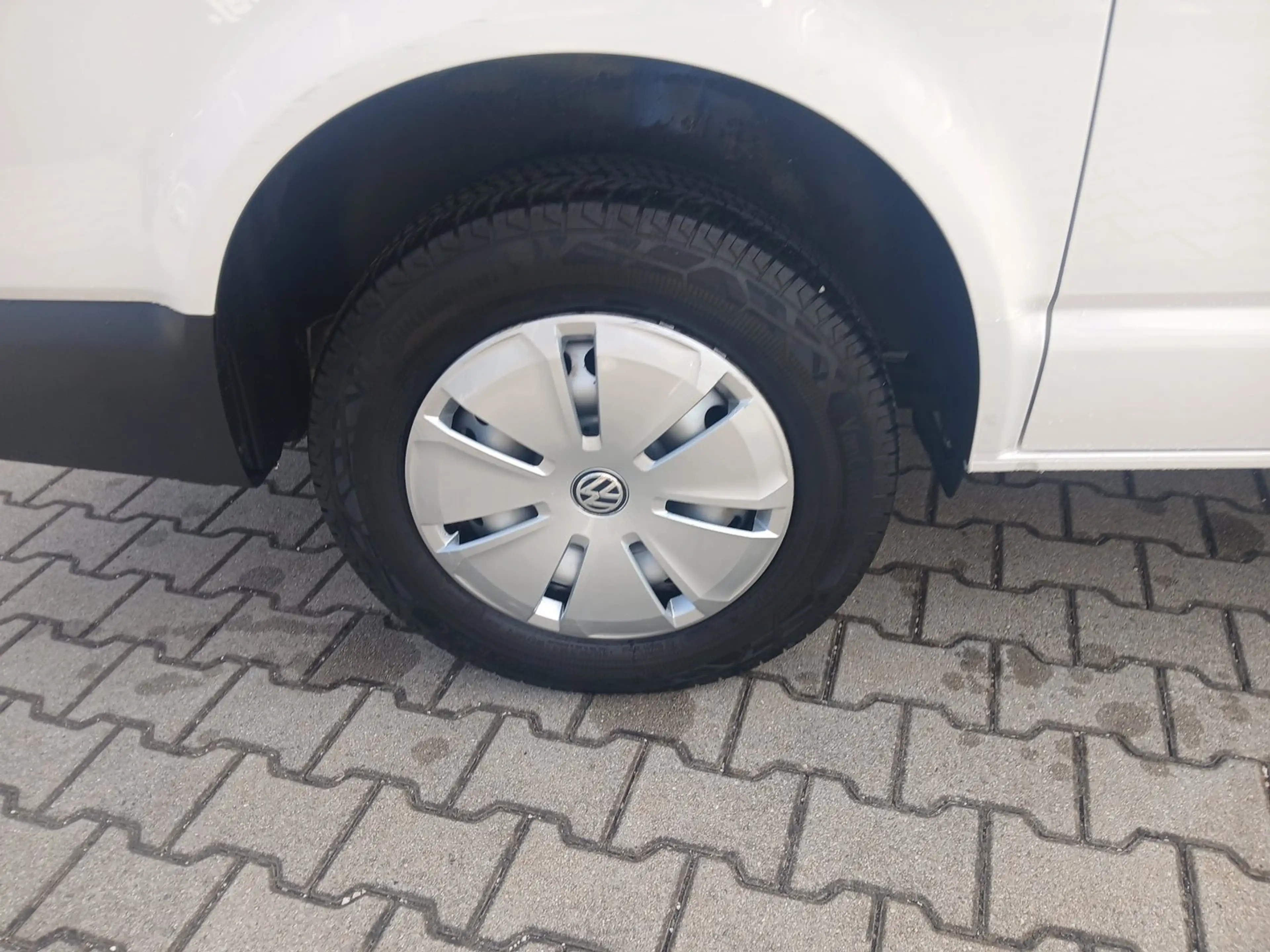 Volkswagen T6.1 Transporter Kombi TDI — photo 6