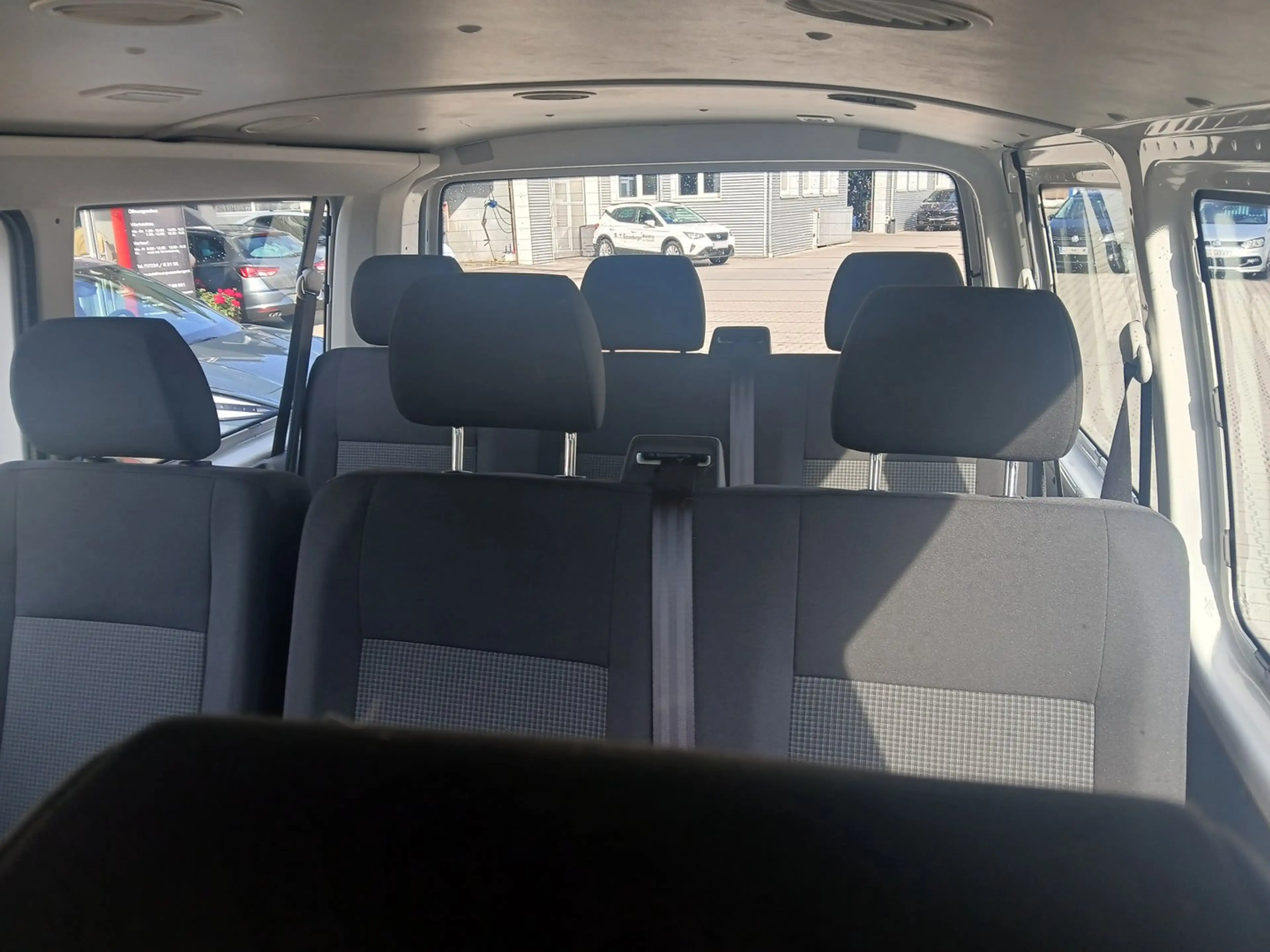 Volkswagen T6.1 Transporter Kombi TDI — photo 13