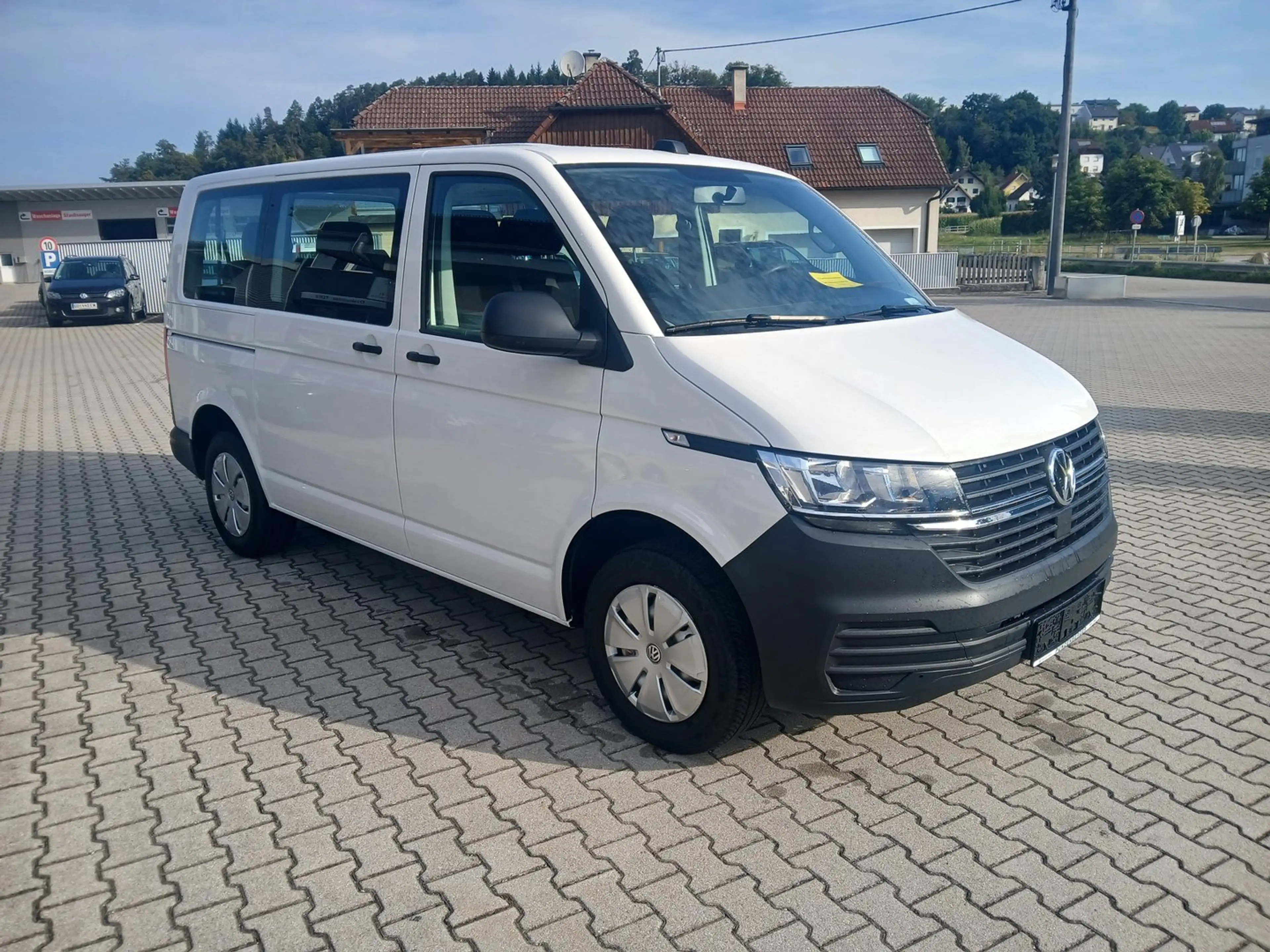 Volkswagen T6.1 Transporter Kombi TDI — photo 3