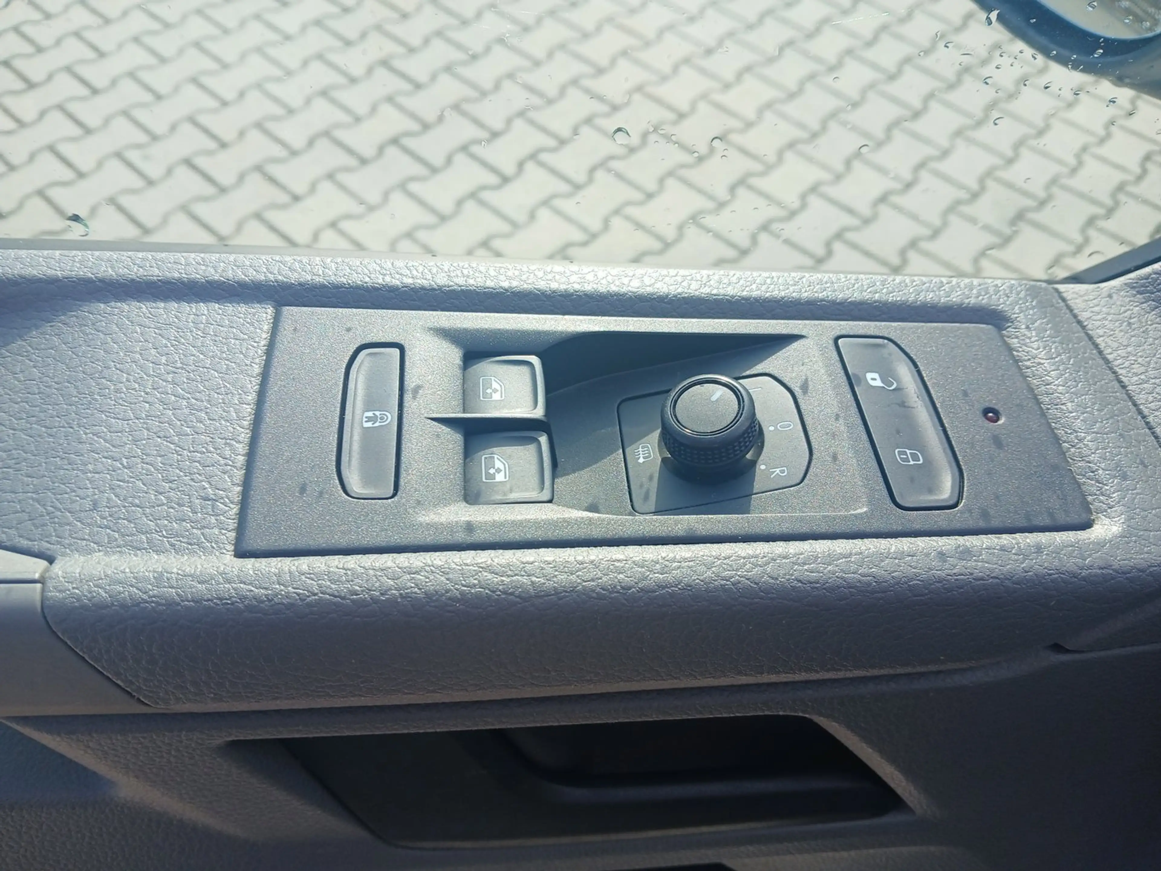Volkswagen T6.1 Transporter Kombi TDI — photo 11