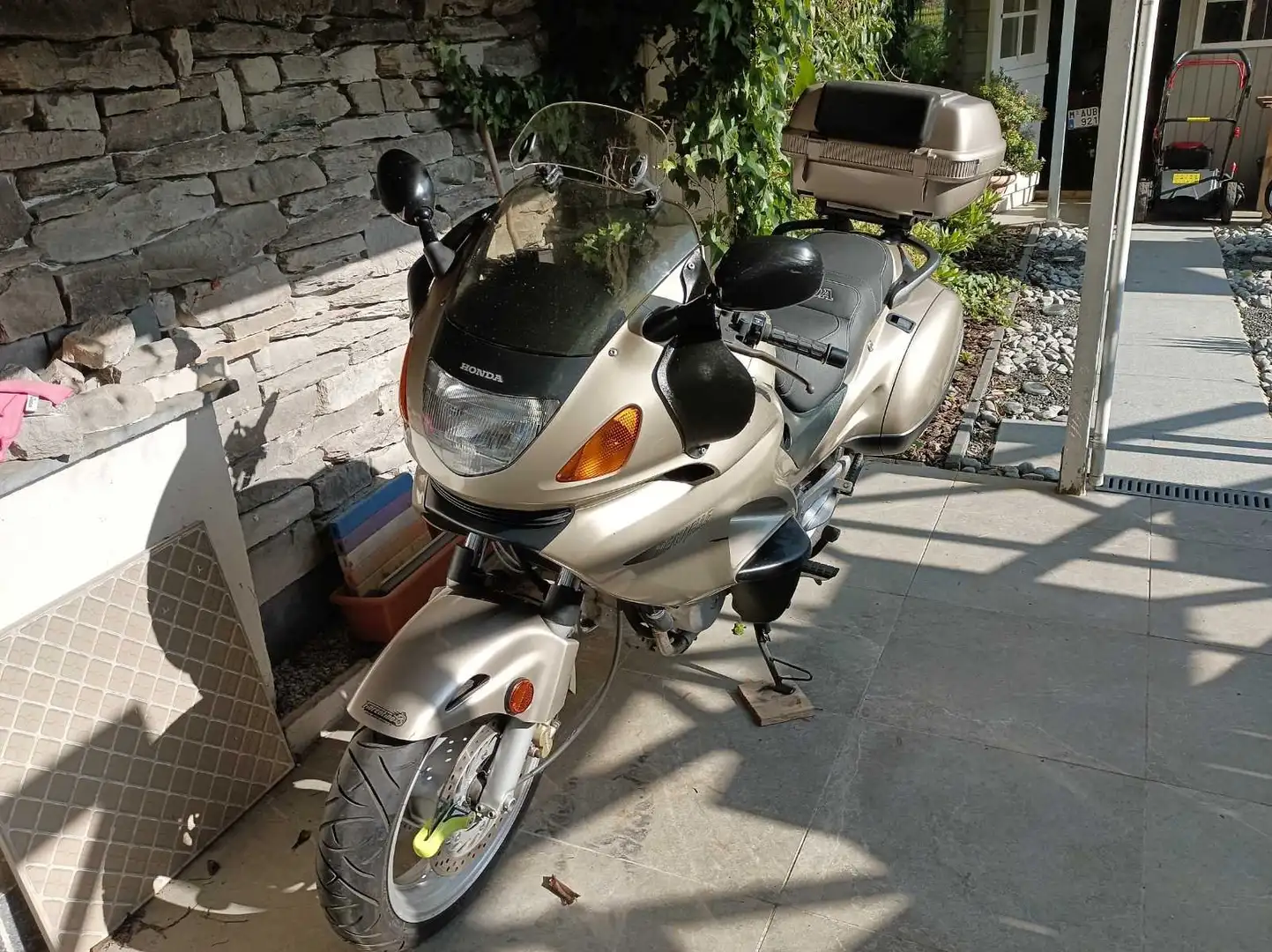 Honda Deauville NT650 Beige - 2