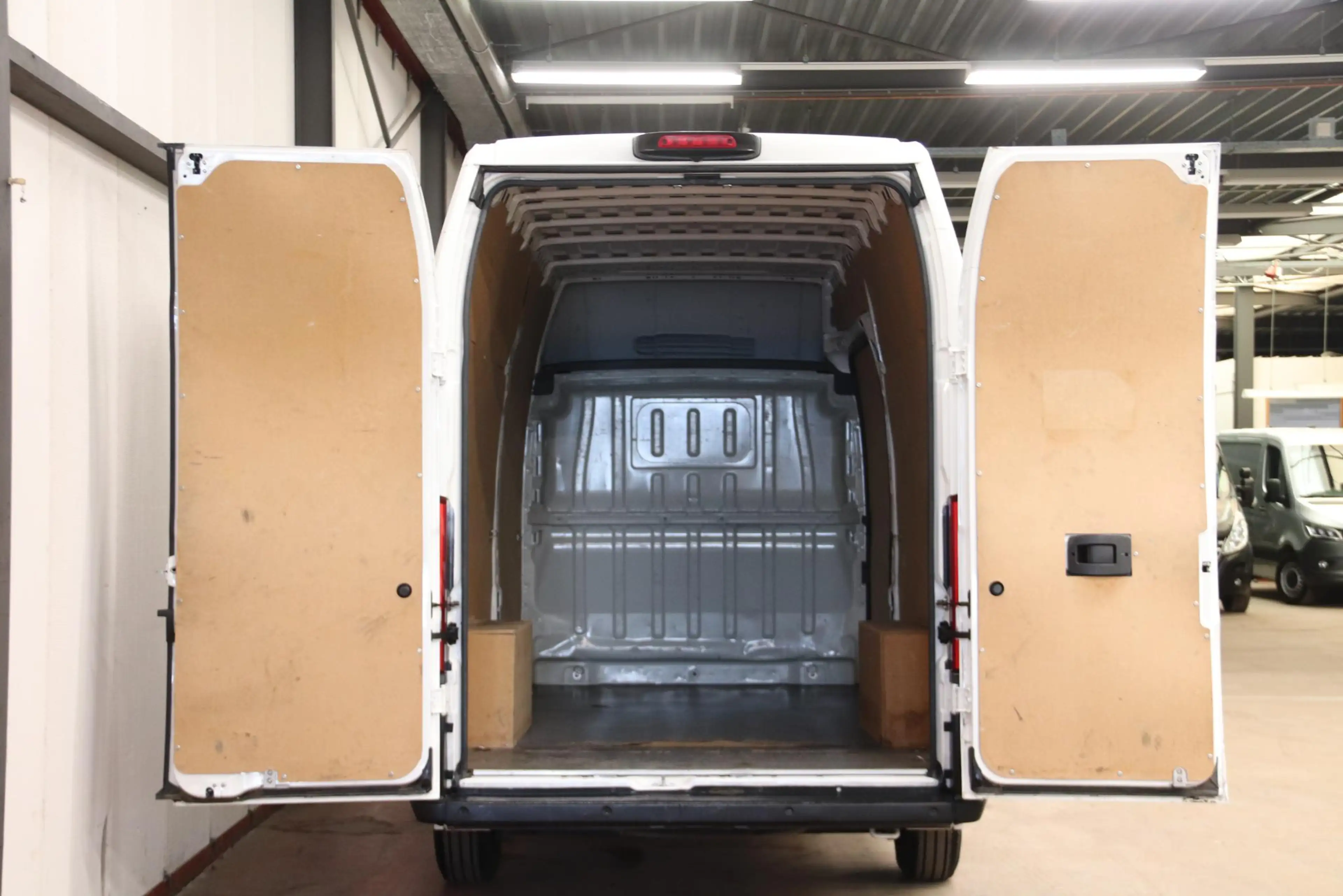 Peugeot Boxer 2.2 BlueHDi 140 L4H3 ACHTERUITRIJCAMERA — photo 4