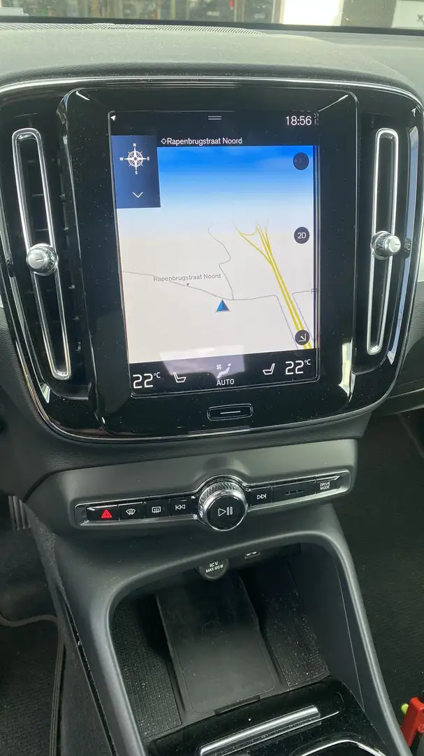 Volvo XC40 T2 Plus Dark 29000km automaat Grijs - 2