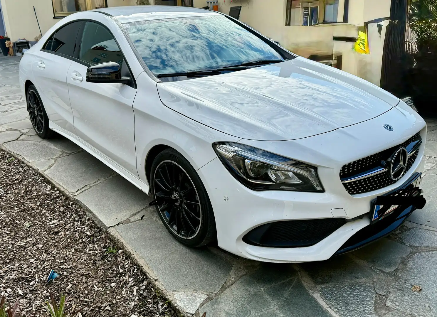 Mercedes-Benz CLA 200 CLA 200 d 4MATIC Aut. Weiß - 1