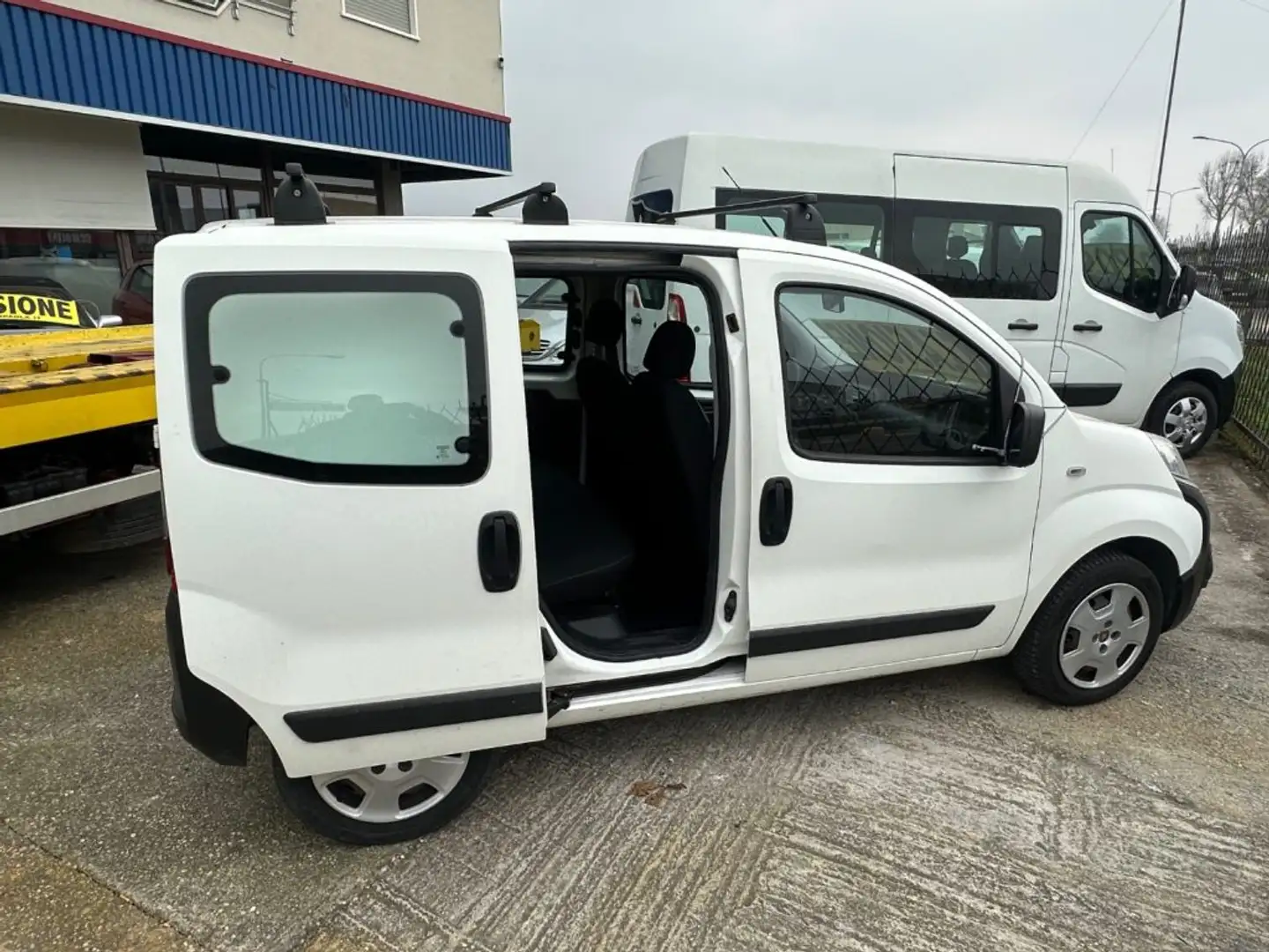 Fiat Fiorino 1.3 MJT 95CV Combi SX 4 POSTI Weiß - 2