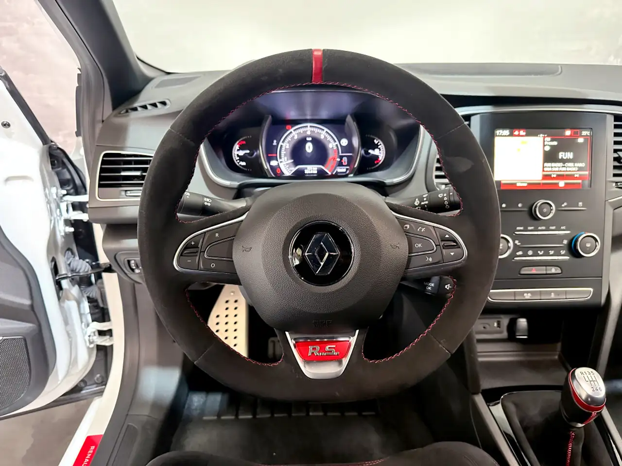 Renault Megane R.S. — photo 26