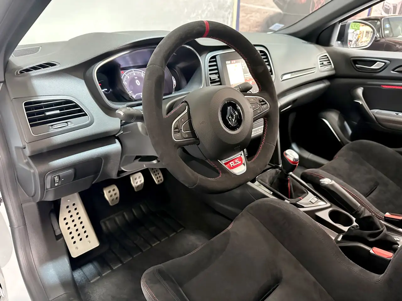 Renault Megane R.S. — photo 18