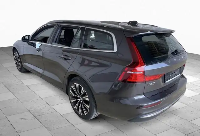 Volvo V60 view 3