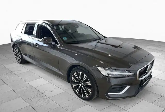 Volvo V60 view 2