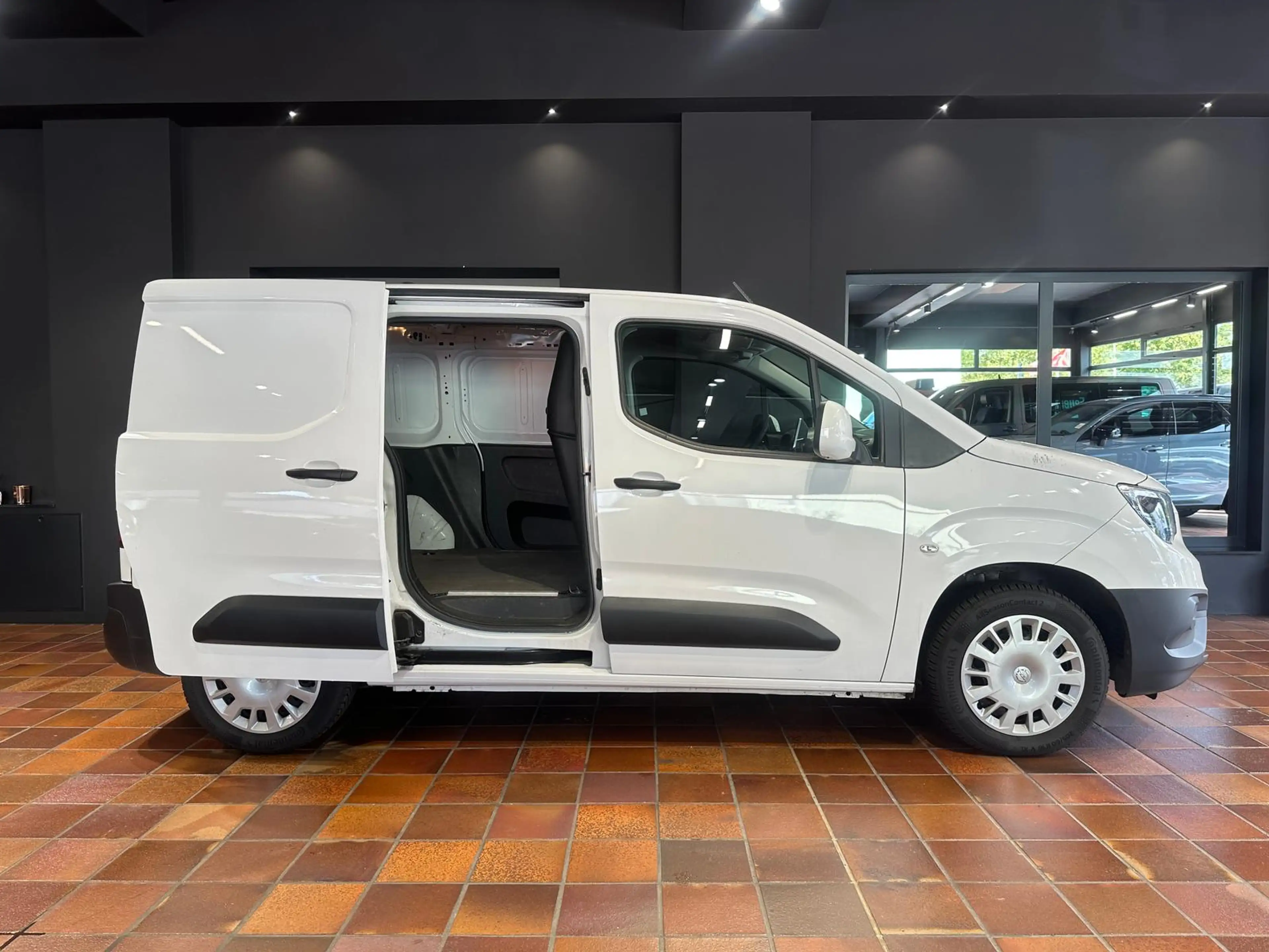 Opel Combo CARGO 1.5 D EDITION TEMPO NAVI SITZHZG PDC — photo 6