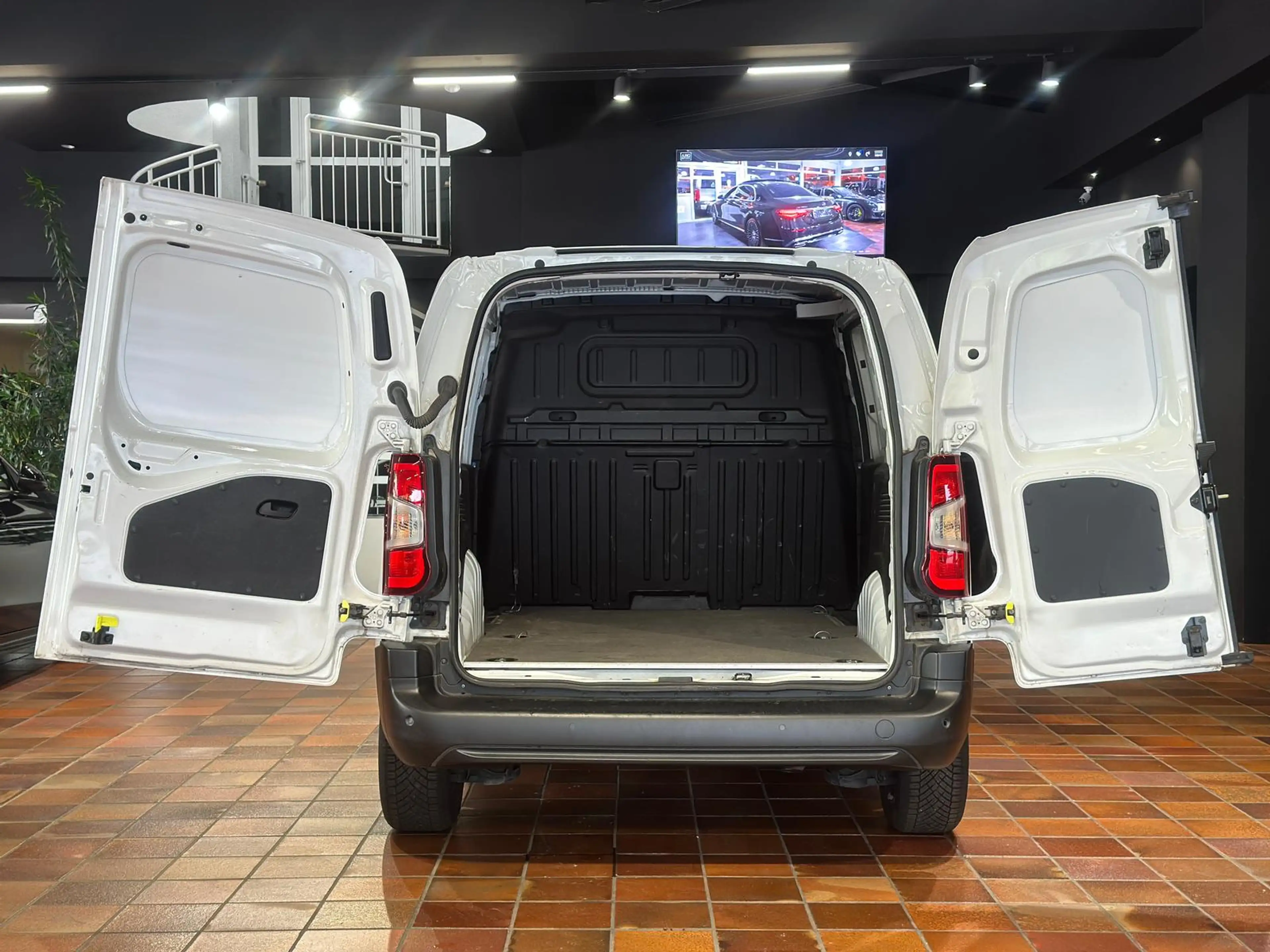 Opel Combo CARGO 1.5 D EDITION TEMPO NAVI SITZHZG PDC — photo 12