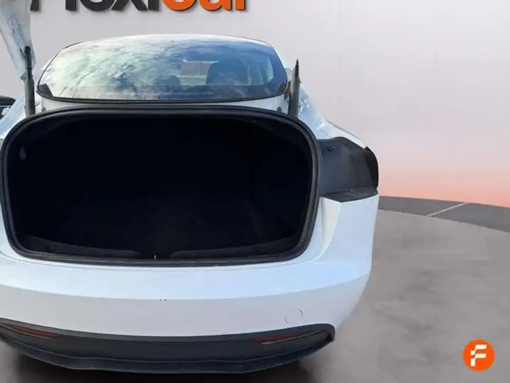 Tesla Model 3 2023, foto 23
