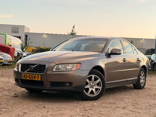 Volvo S80