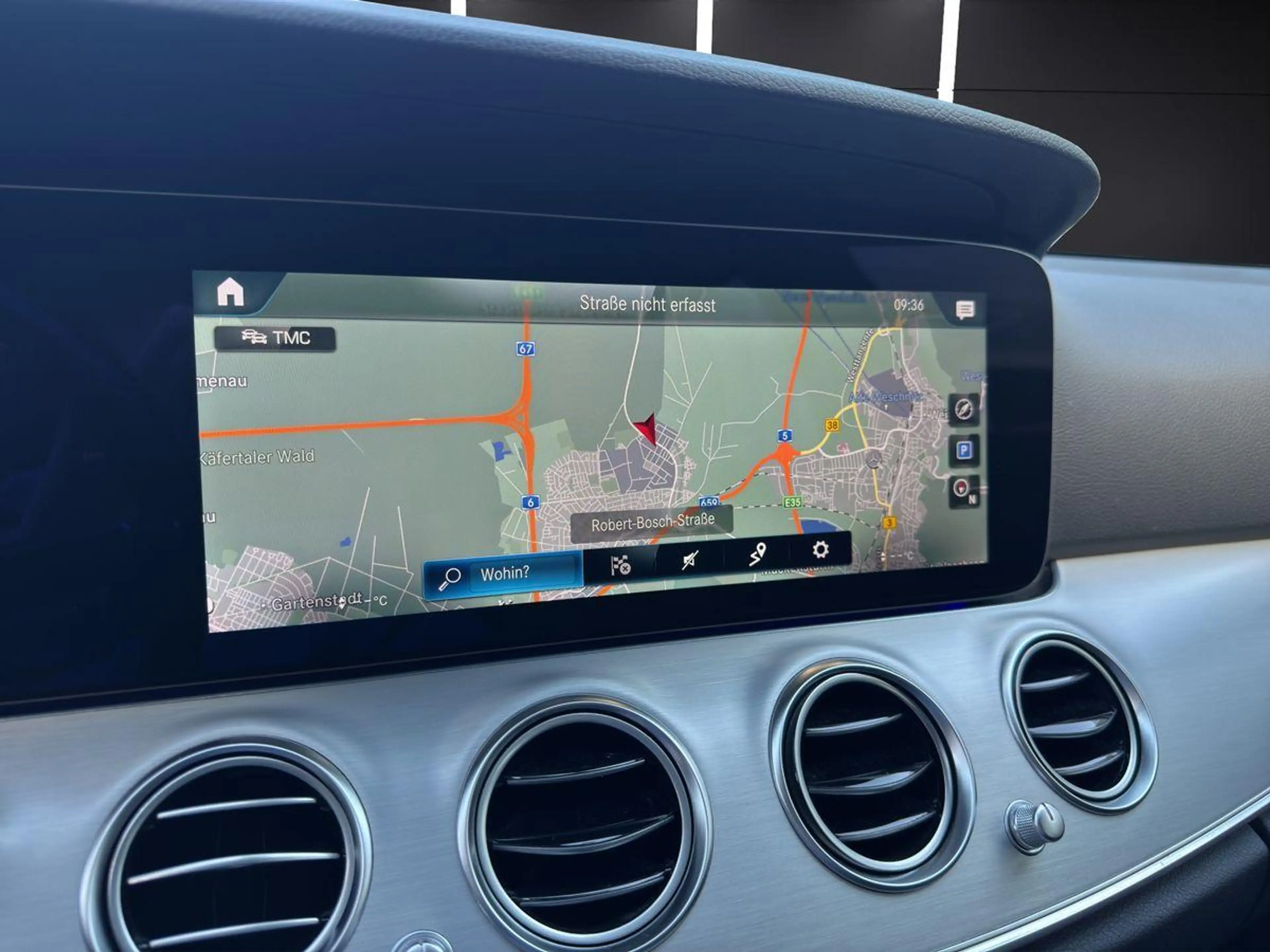 Mercedes-Benz E 220 T d Avantgarde Mild-Hybrid MBUX LED Kamera — photo 13