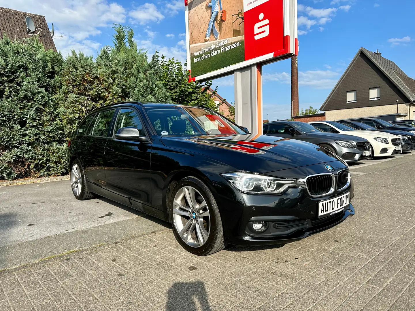 BMW 318 d Touring-Automatik-LED-SZH-AHK-ALU-TÜV NEU- Schwarz - 2