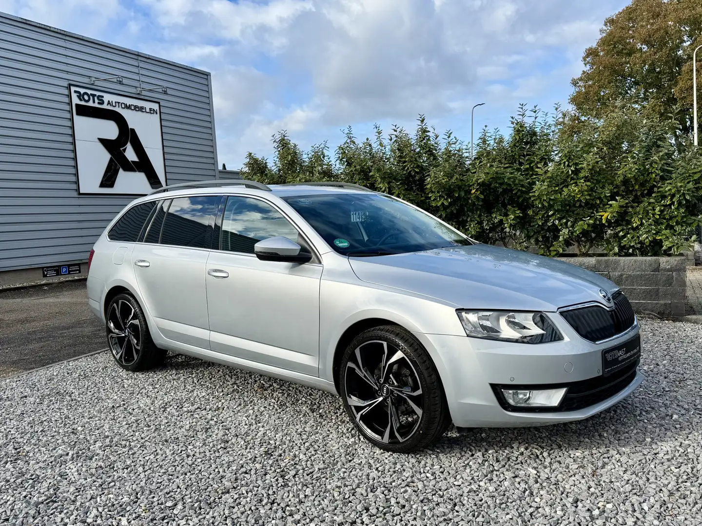 Skoda Octavia Combi TSI 6-Bak Ambition Navi|Cruis|PDC|Media Zilv Plateado - 1