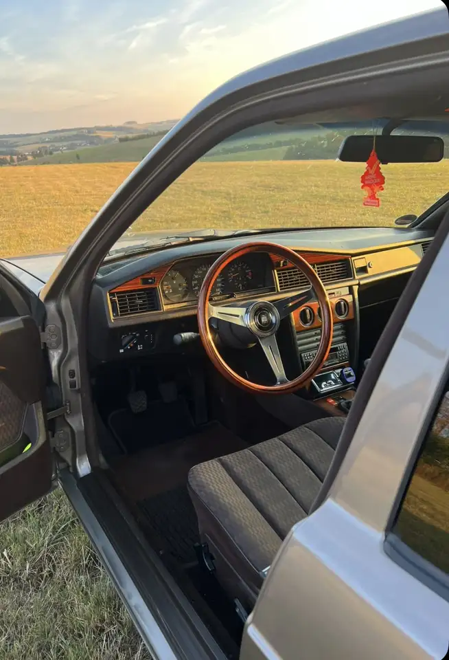 Mercedes-Benz 190 E 2.6, foto 11