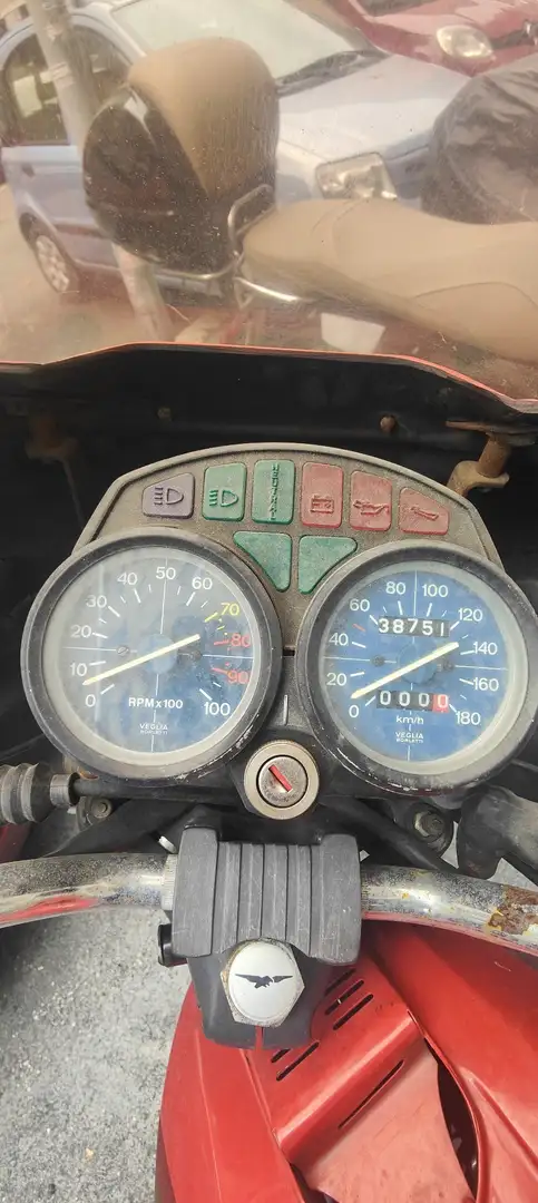 Moto Guzzi V 50 crvena - 2