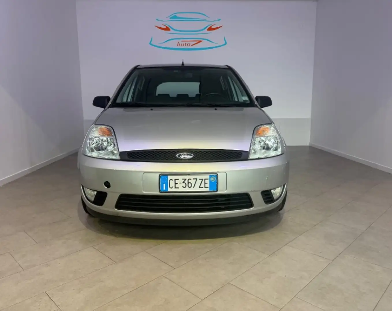 Ford Fiesta 1.4 16V 5p. Ghia Argent - 1