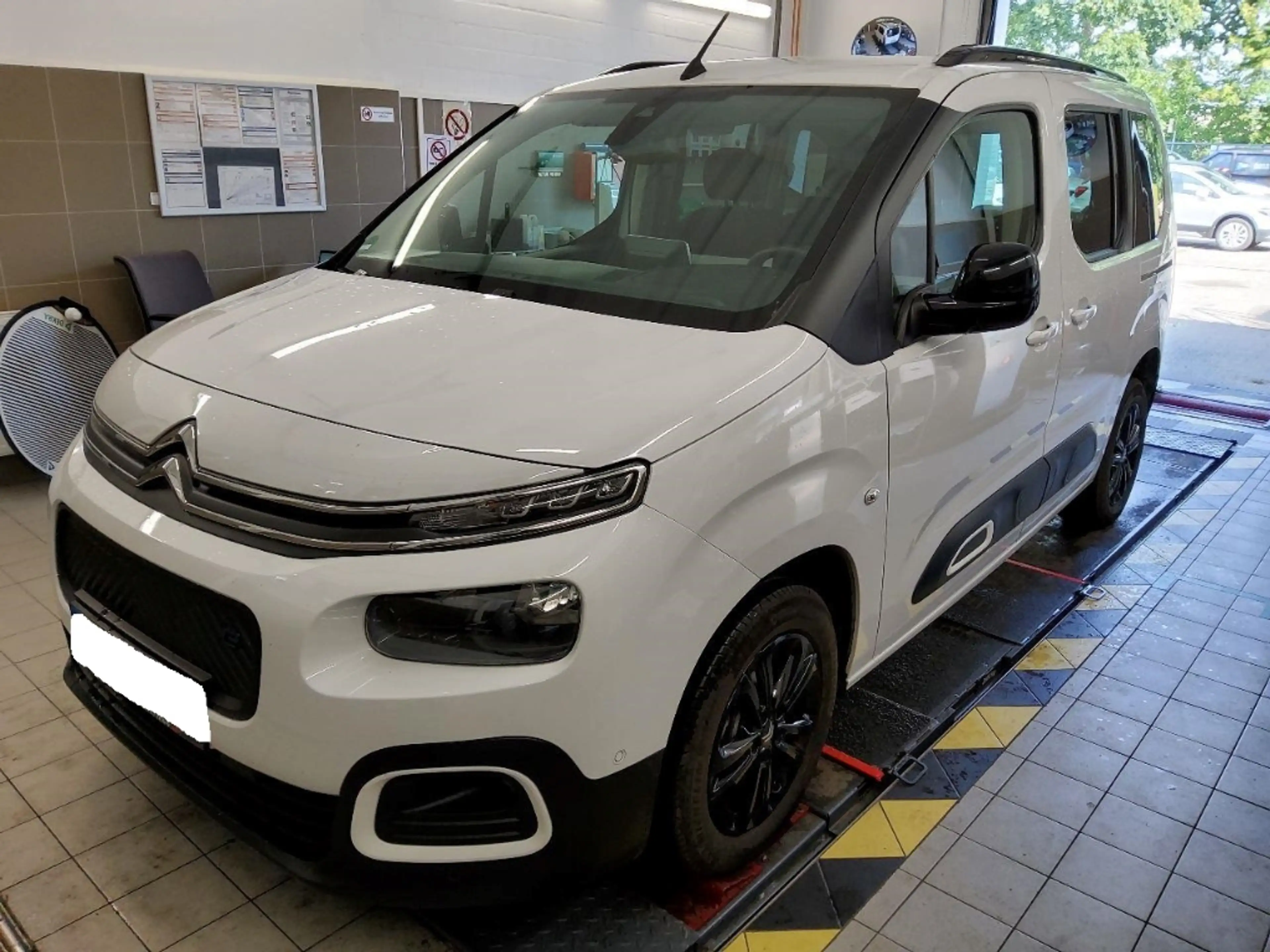 Citroen Berlingo M Shine 11kw Shz Navi Kamera — photo 2