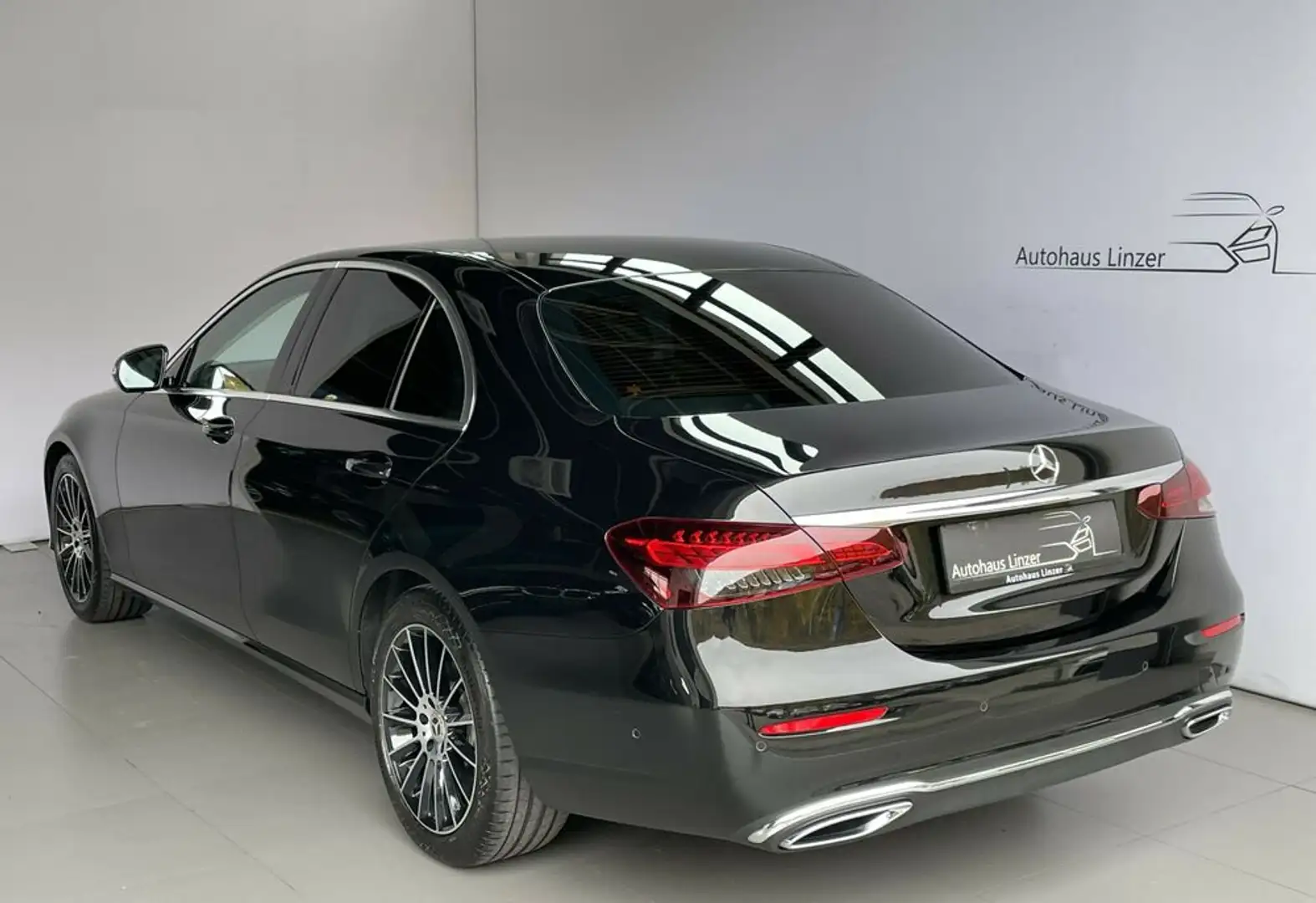 Mercedes-Benz E 200 d *LED*Kamera*Spur*Sportsitze*AmbienteB*DAB* Schwarz - 2