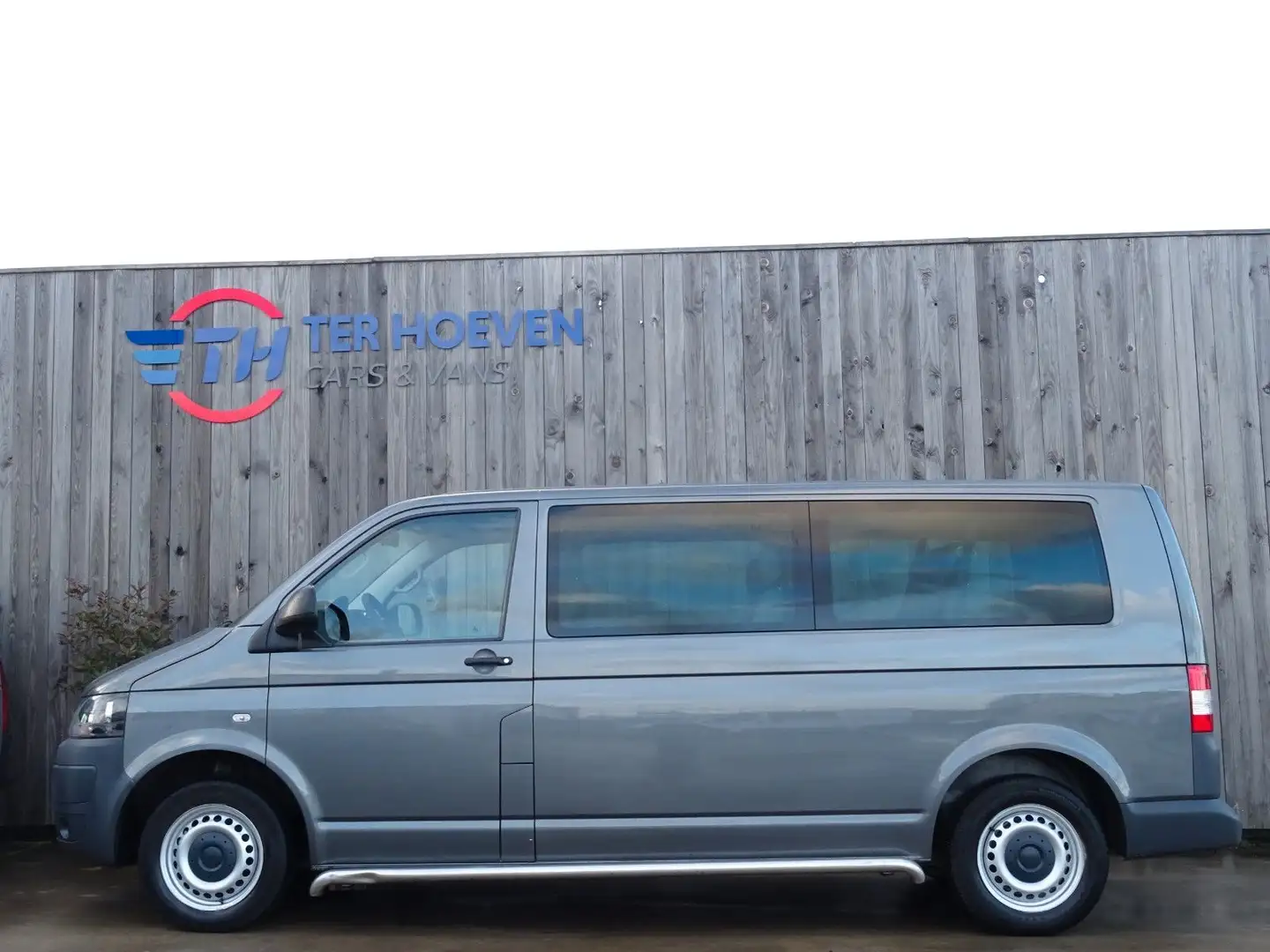 Volkswagen T5 Transporter 2.0 TDi 9-Sitzer Automatik 103KW Grau - 1