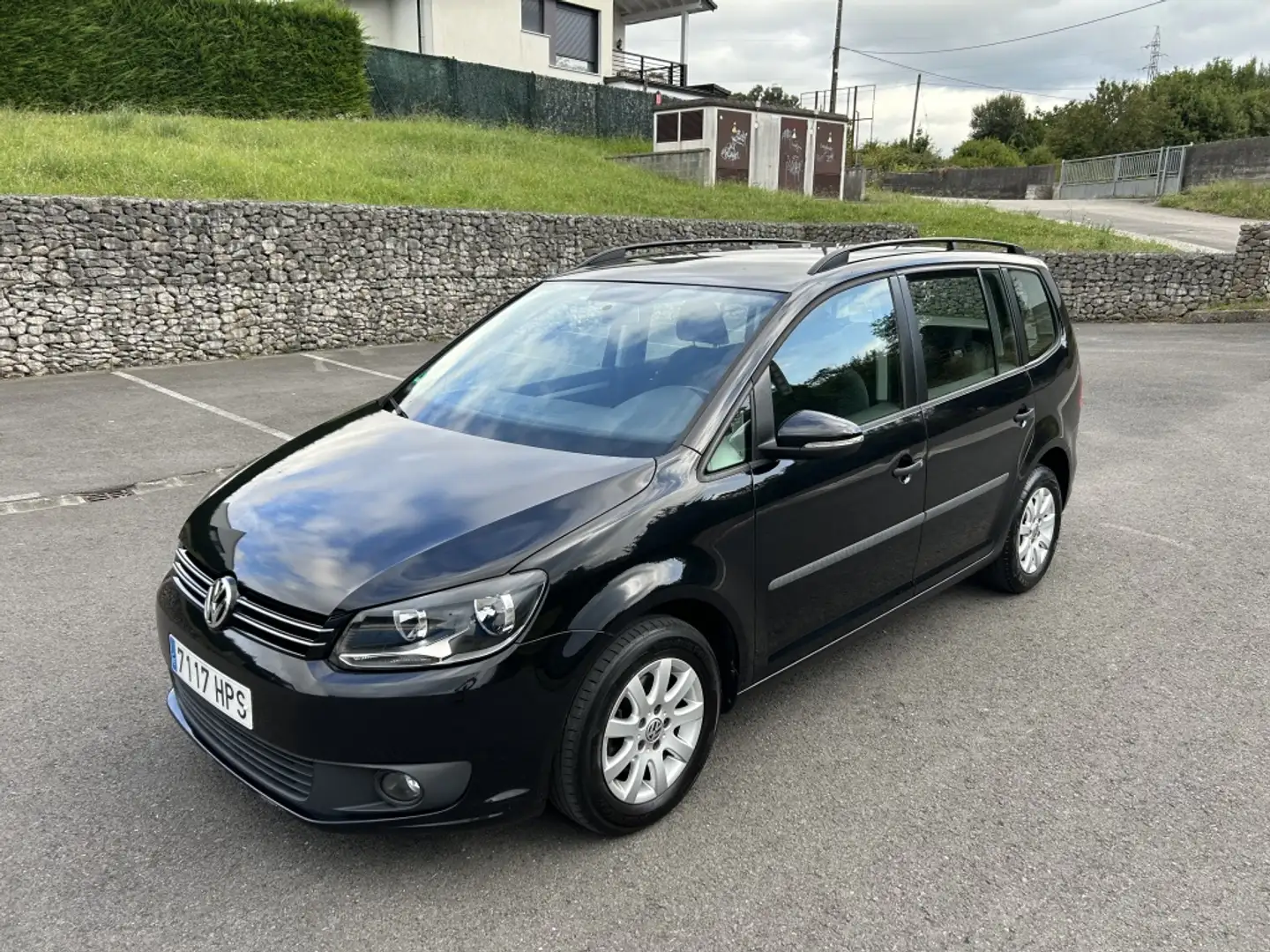 Volkswagen Touran 1.6TDI Edition DSG 105 Negro - 1