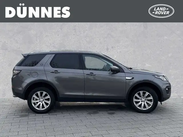Land Rover Discovery Sport view 6