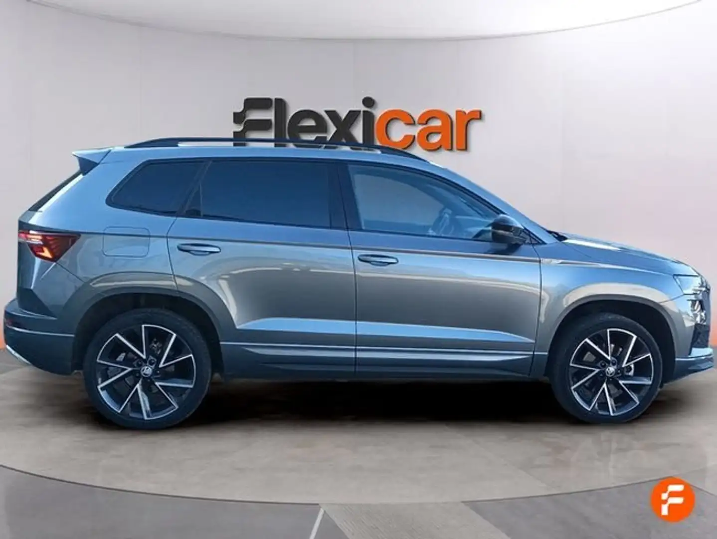 Skoda Karoq 1.5 TSI Sportline ACT DSG 110KW Gris - 2