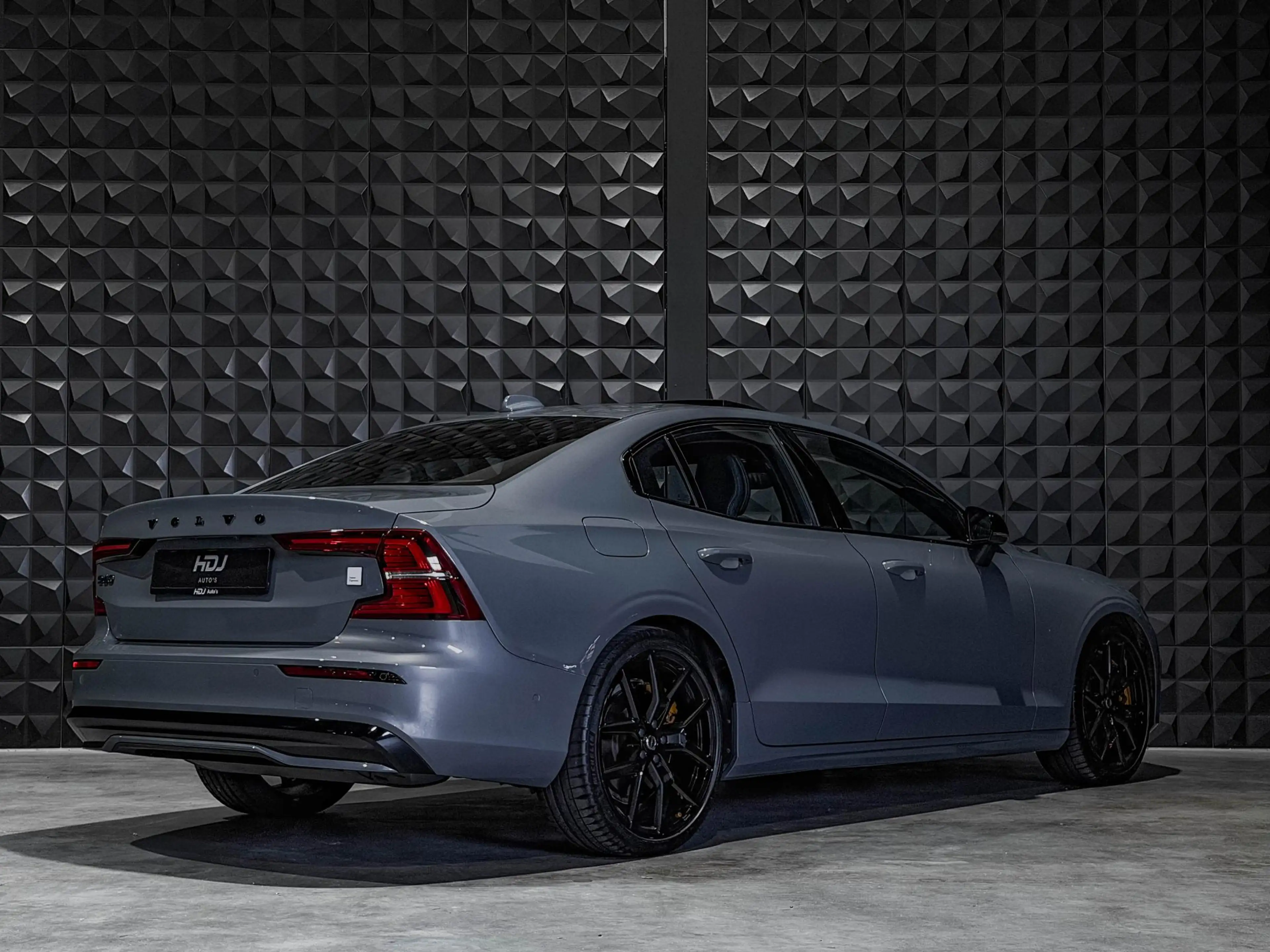 Volvo S60 2.0 T8 AWD Polestar | Pano | 20"| B&W | HUD | Bli — photo 4