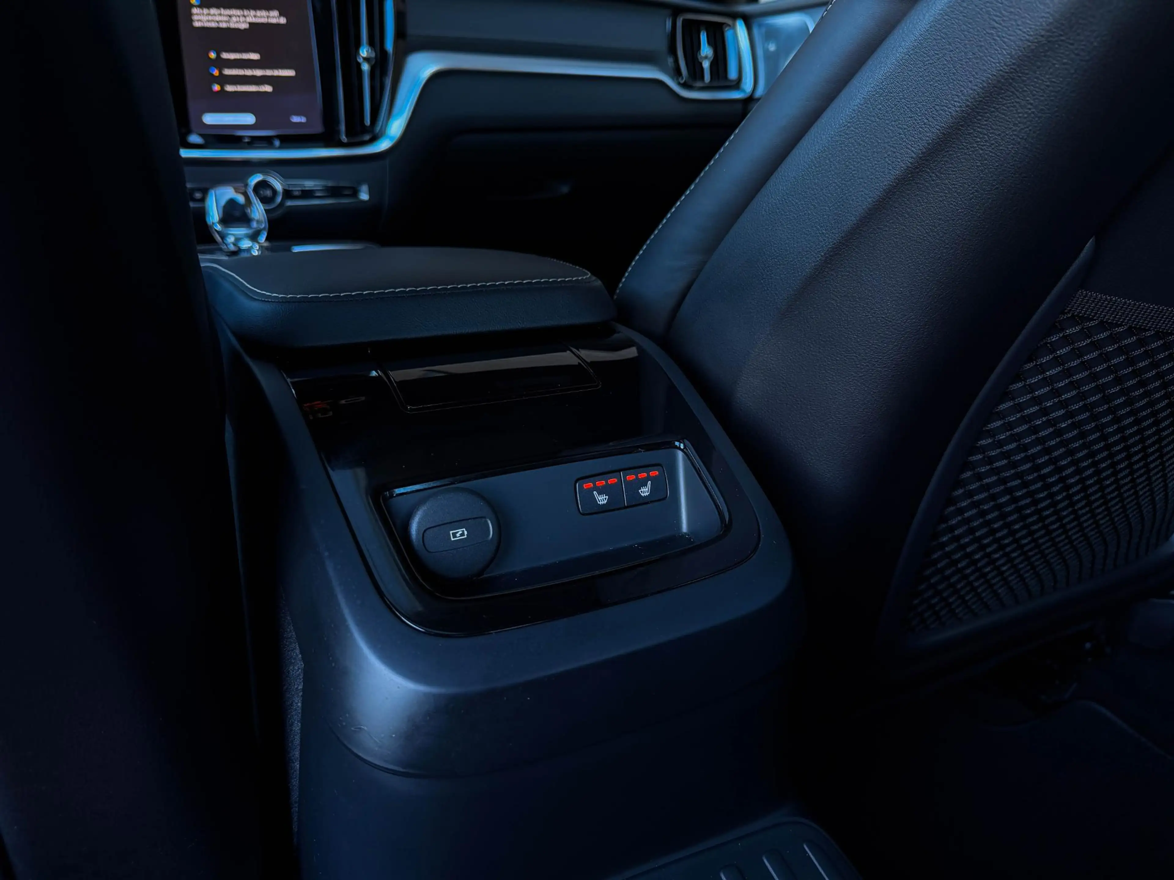 Volvo S60 2.0 T8 AWD Polestar | Pano | 20"| B&W | HUD | Bli — photo 40