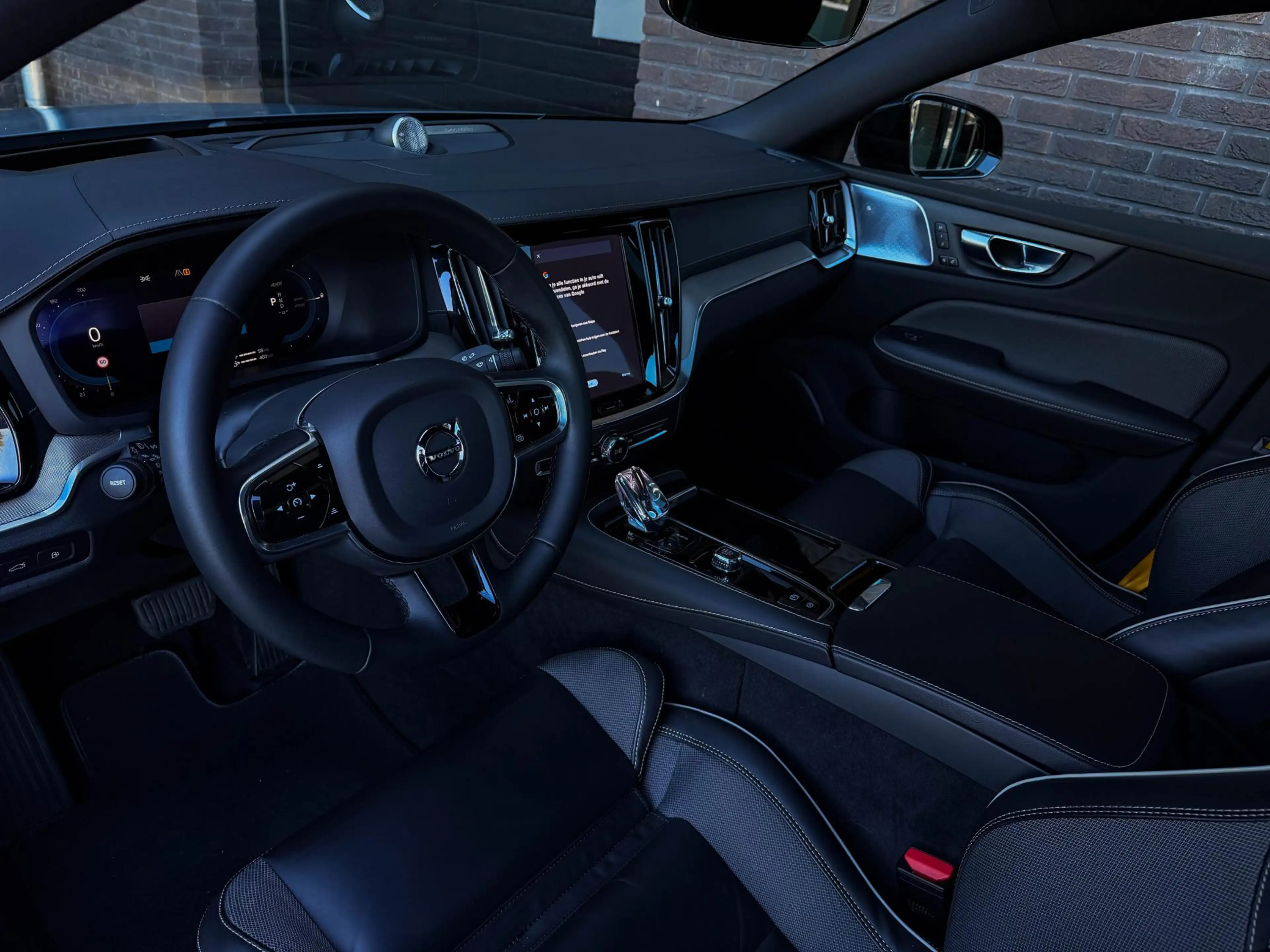 Volvo S60 2.0 T8 AWD Polestar | Pano | 20"| B&W | HUD | Bli — photo 13