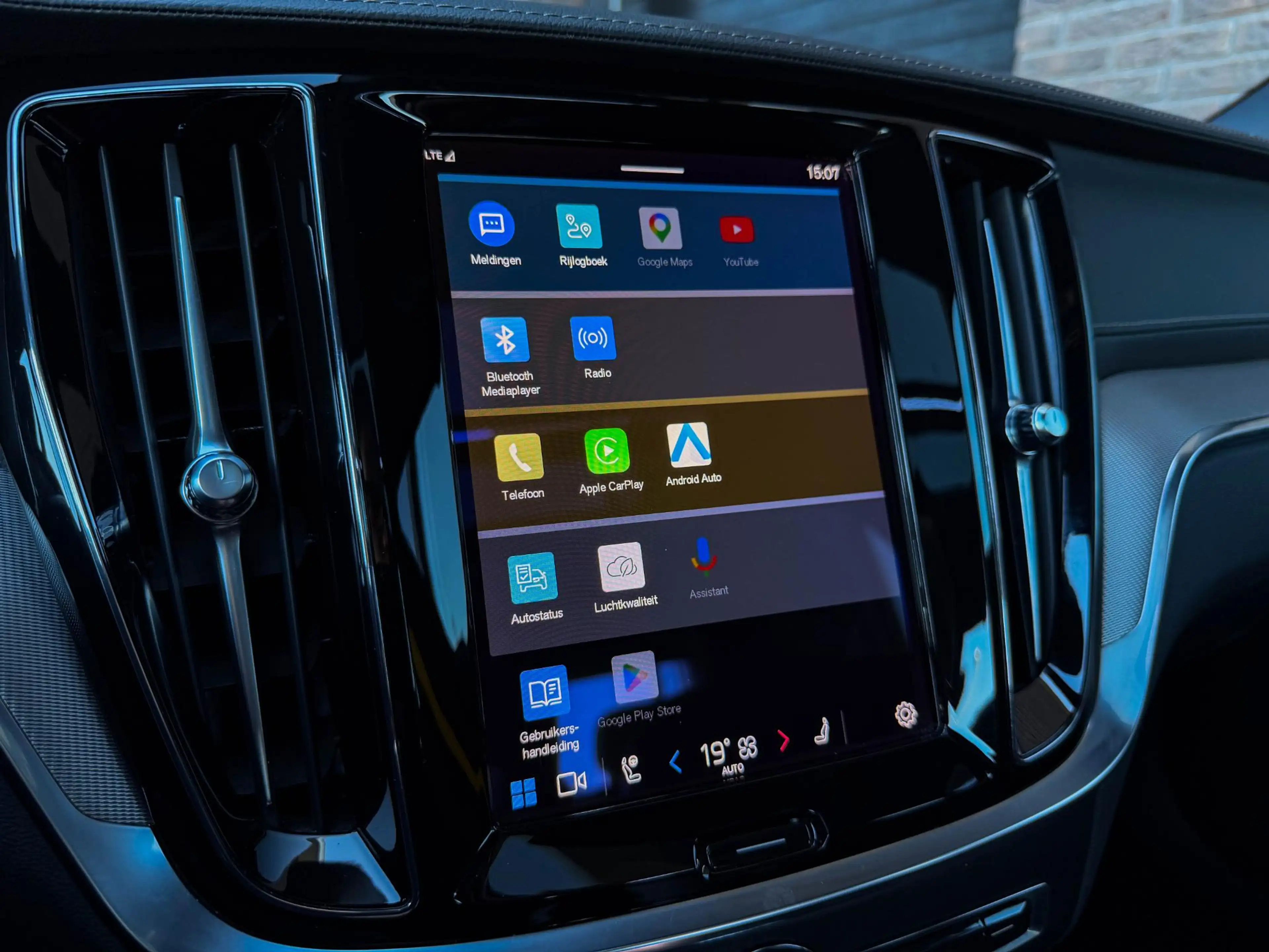 Volvo S60 2.0 T8 AWD Polestar | Pano | 20"| B&W | HUD | Bli — photo 21
