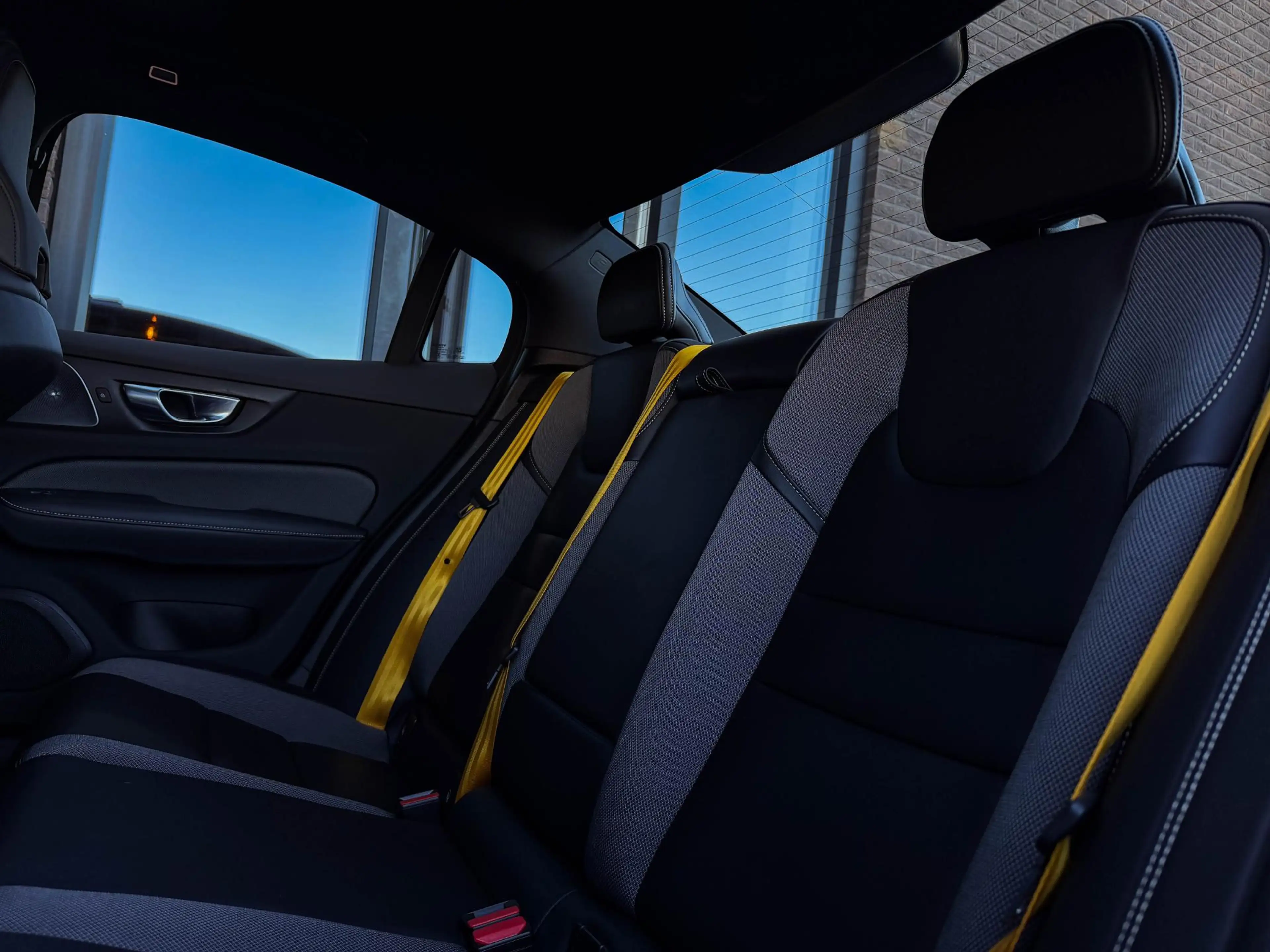Volvo S60 2.0 T8 AWD Polestar | Pano | 20"| B&W | HUD | Bli — photo 39