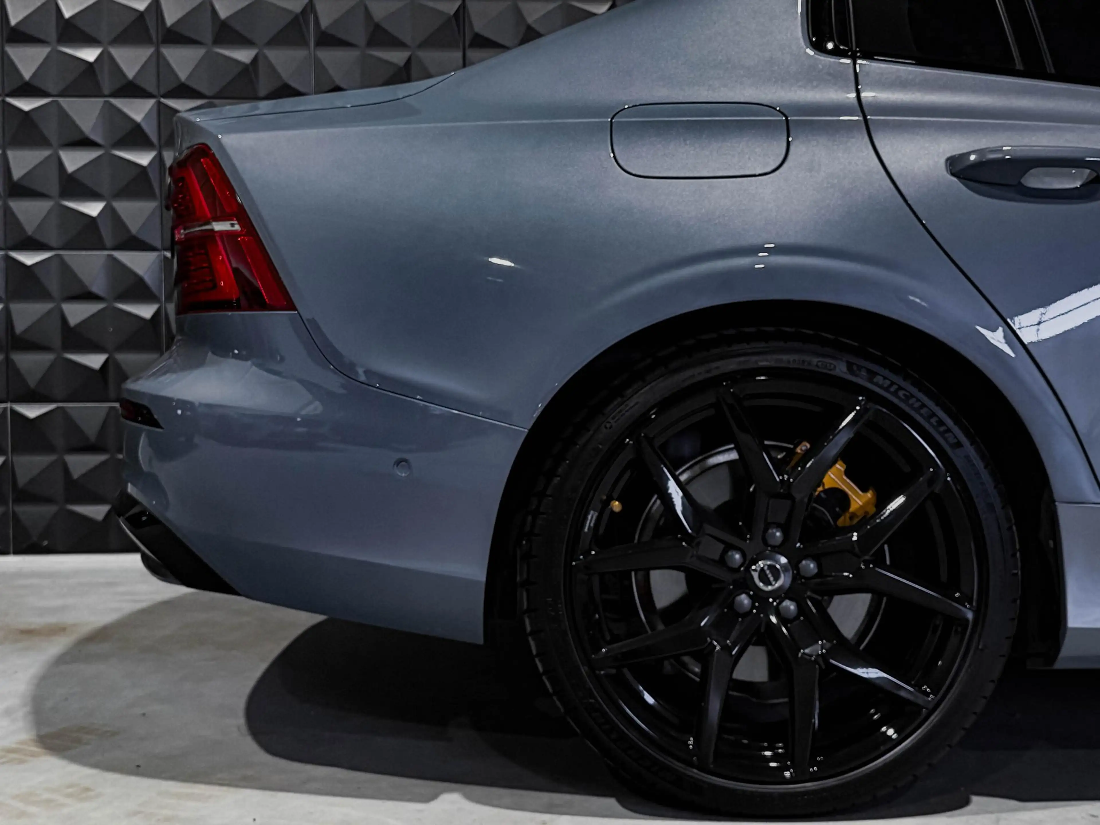 Volvo S60 2.0 T8 AWD Polestar | Pano | 20"| B&W | HUD | Bli — photo 31
