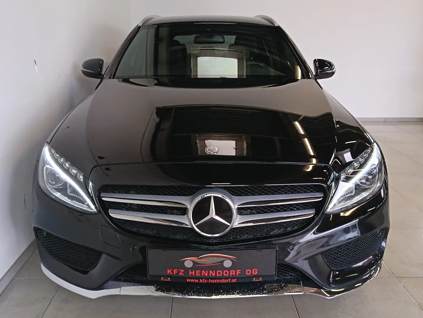Mercedes-Benz C 220 C 220 T d 4Matic AMG Styling ab € 300 / Monat Schwarz - 2