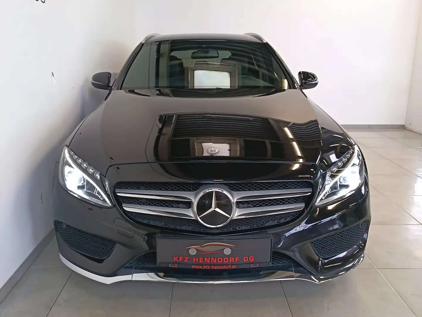 Mercedes-Benz C 220 C 220 T d 4Matic AMG Styling ab € 300 / Monat Schwarz - 2
