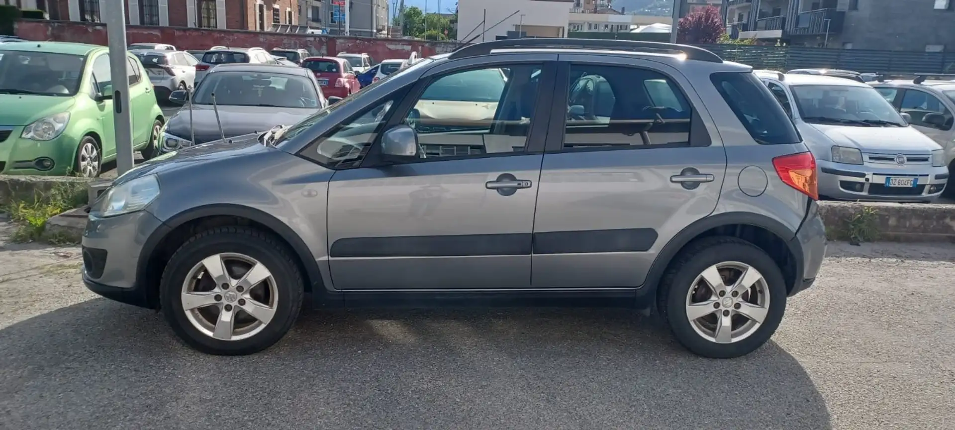Suzuki SX4 4x4 Gris - 2