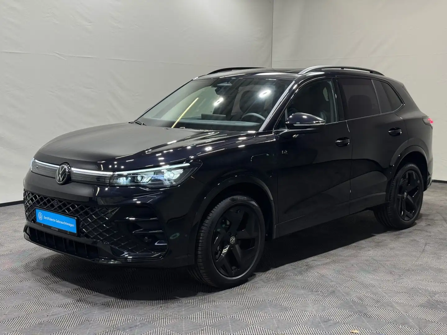 Volkswagen Tiguan R-Line 1.5 TSI eHybrid | MATRIX NAVI PANO Schwarz - 2