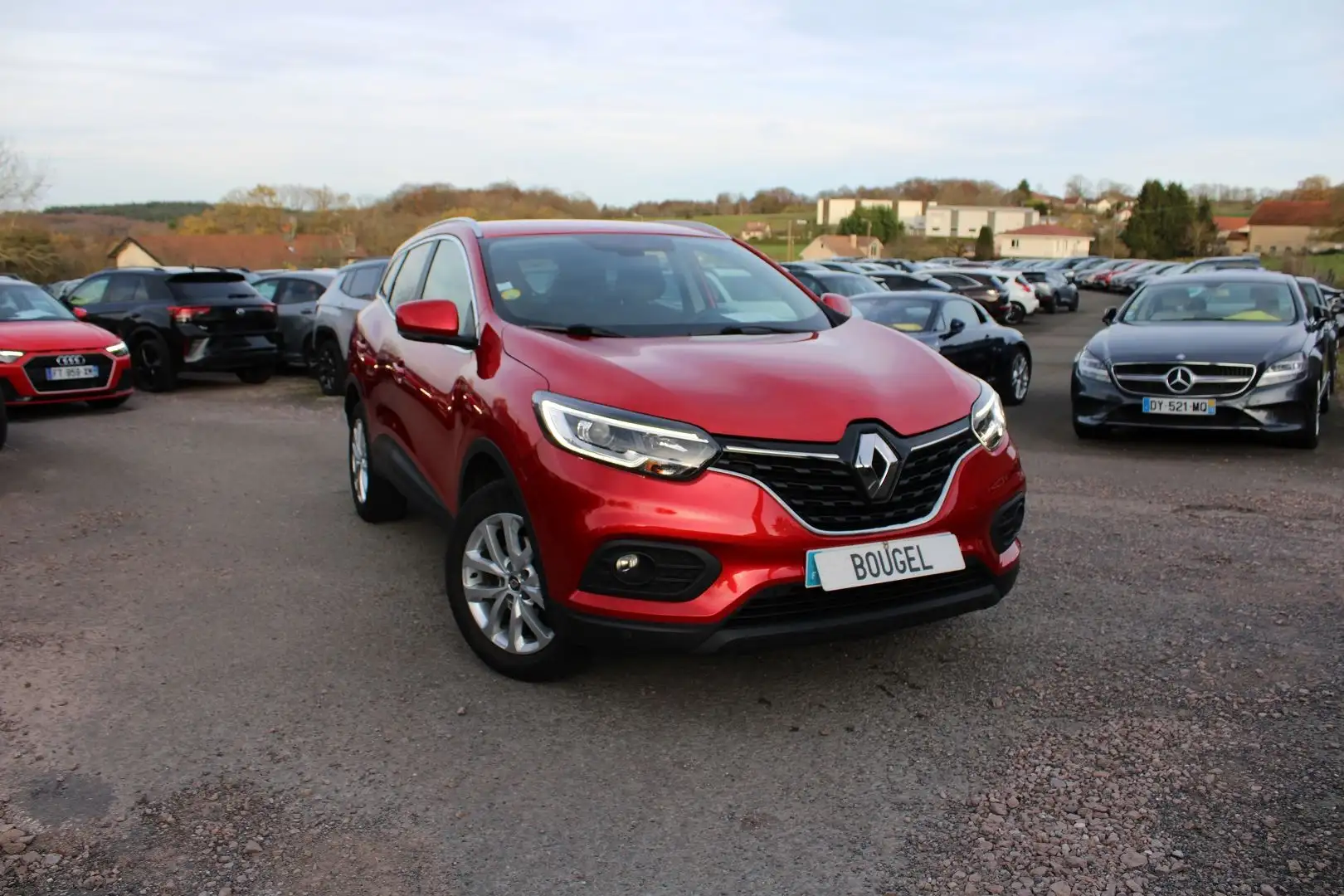 Renault Kadjar BLUE DCI 115 CV ZEN + GPS 3D I-COKPIT AUDIO USB JA 17 RADAR BLUETOOTH RÉGULATEUR Rouge - 1