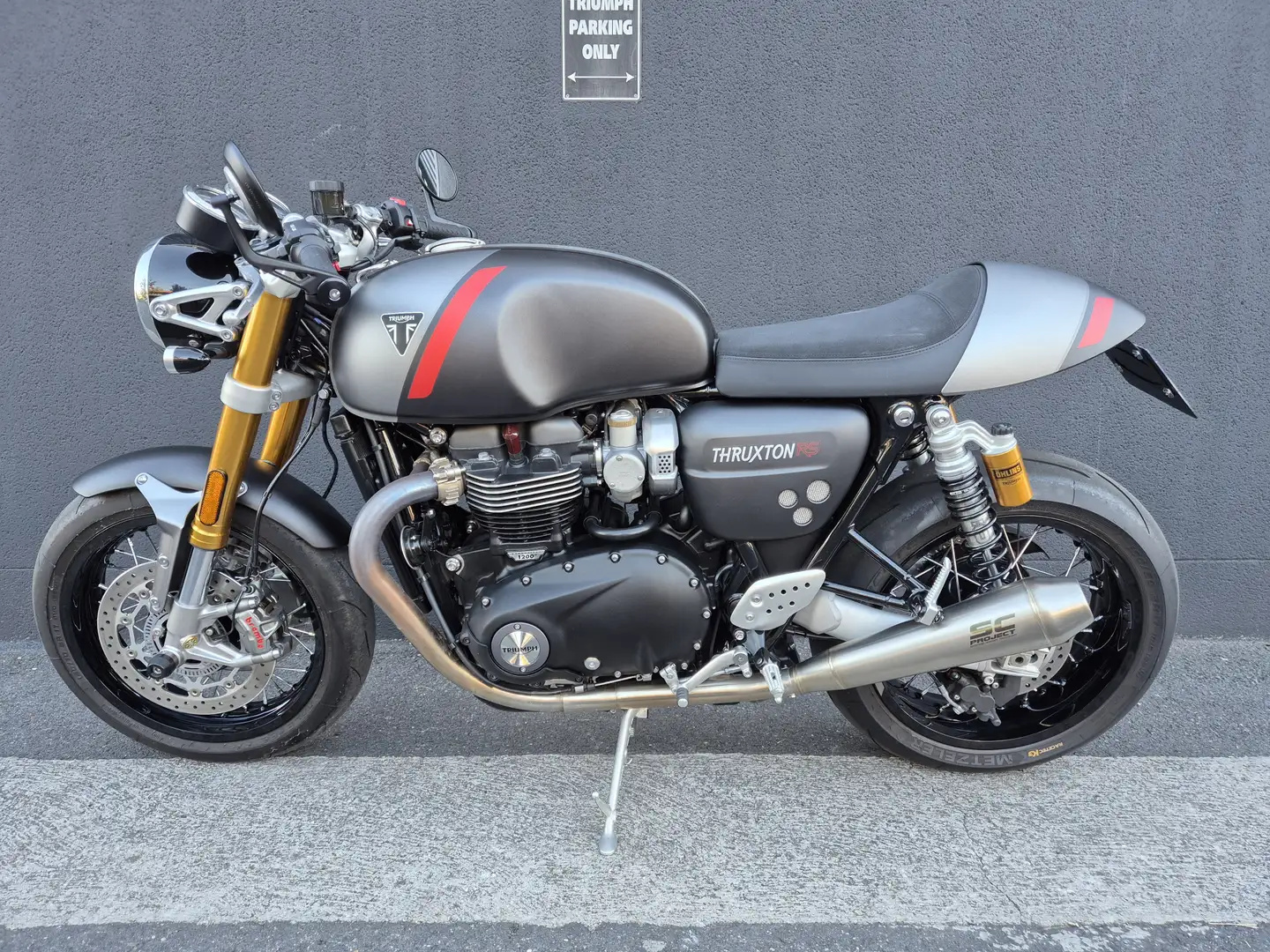 Triumph Thruxton - 1