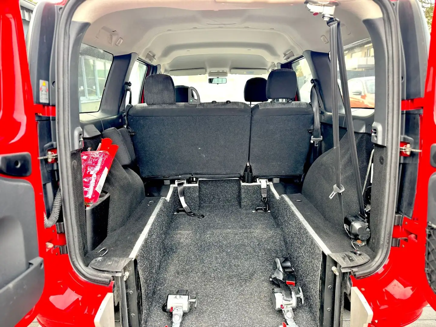 Dacia Logan MCV 'Behindertengerecht-Rampe'Klima' Rot - 2