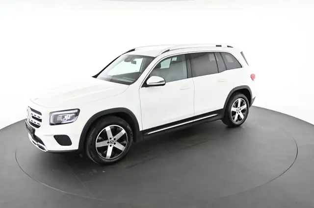 Mercedes-Benz GLB view 3