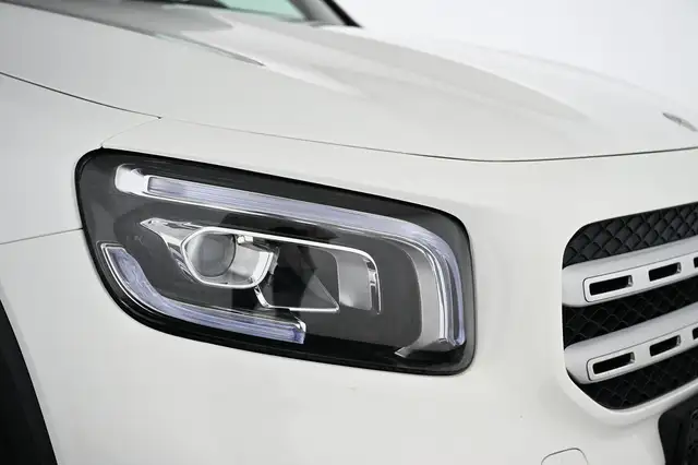 Mercedes-Benz GLB view 15