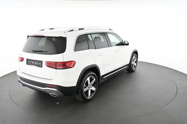 Mercedes-Benz GLB view 2