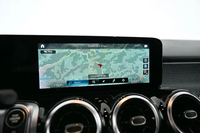 Mercedes-Benz GLB view 21