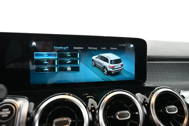Mercedes-Benz GLB view 22