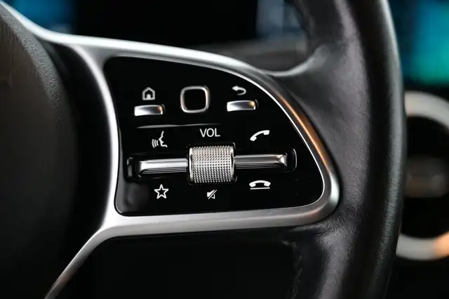 Mercedes-Benz GLB view 27