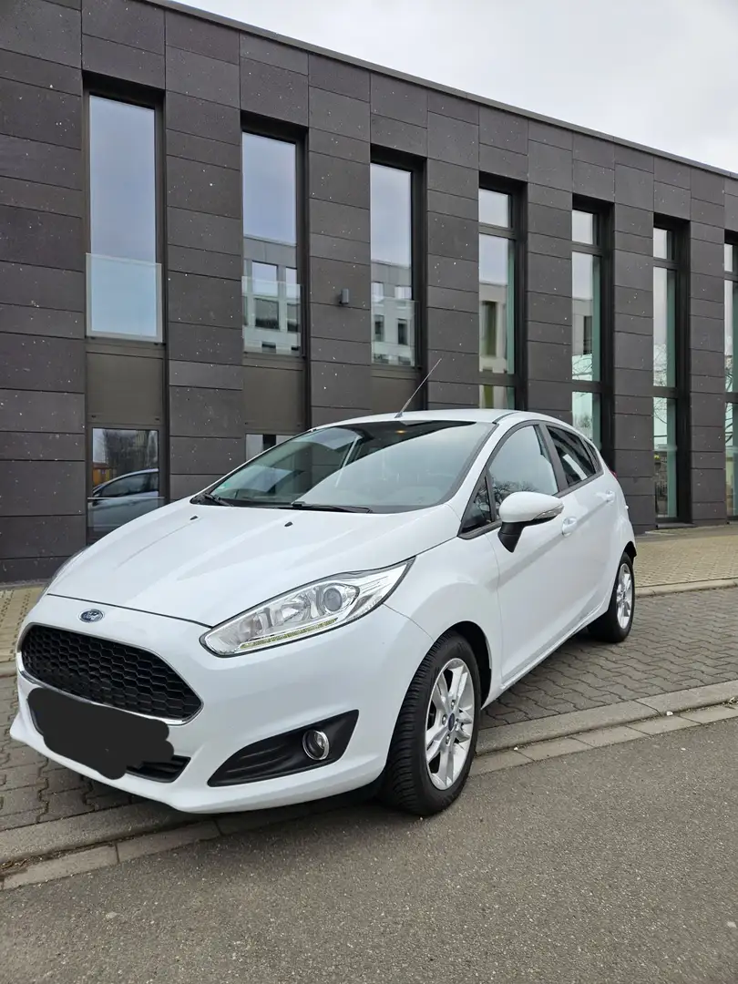 Ford Fiesta Celebration Weiß - 1