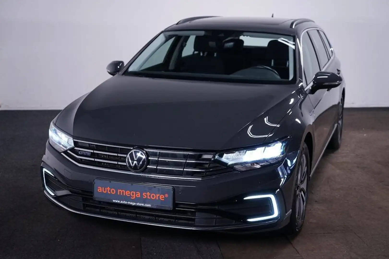 Volkswagen Passat Variant 1.4 GTE DSG*Pano*LED*Kamera*ACC*S Grau - 1